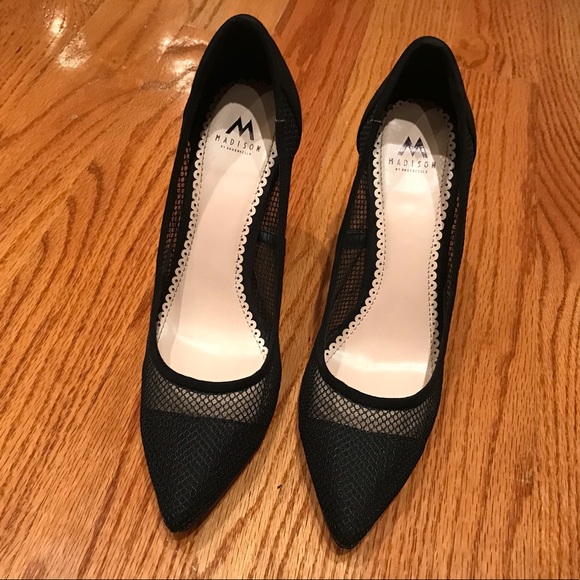 Pointed Toe Mesh Heels - Picture 7 of 8